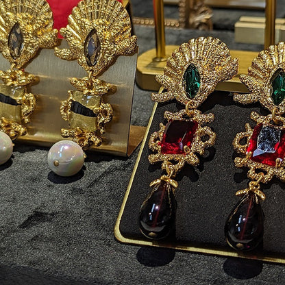 Retro dual color palace style glass pendant ear clip