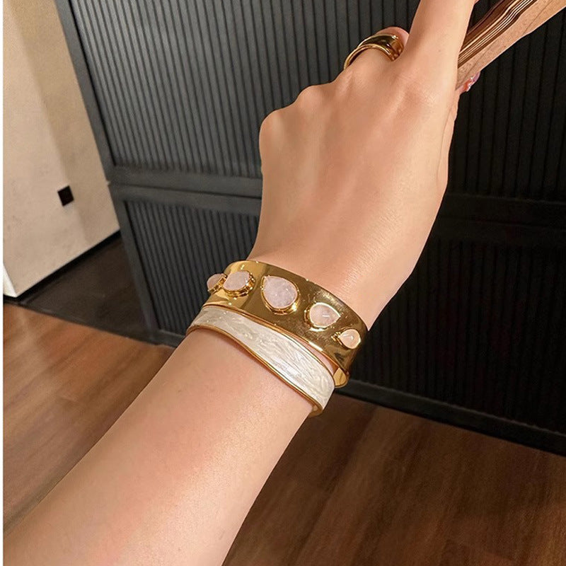 Classic crystal cashemire water drop ring